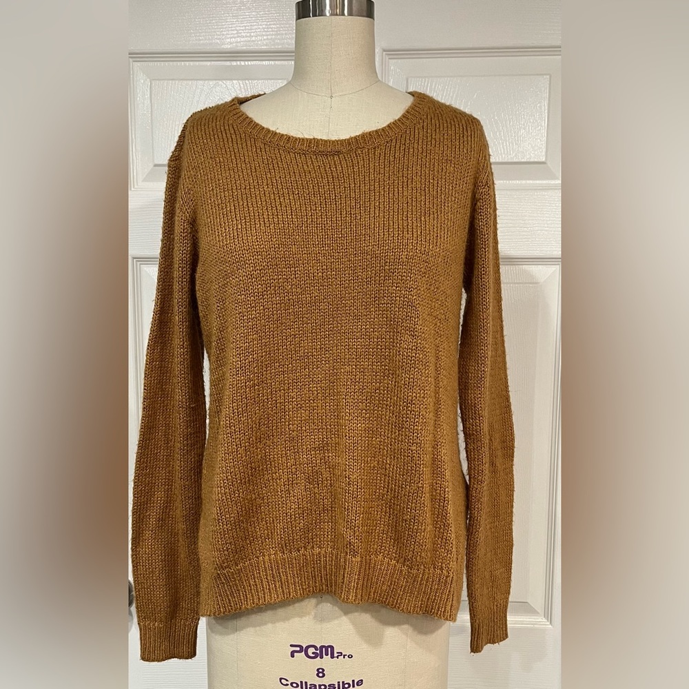 H&M mohair blend tan/camel sweater with side split hem, sz S